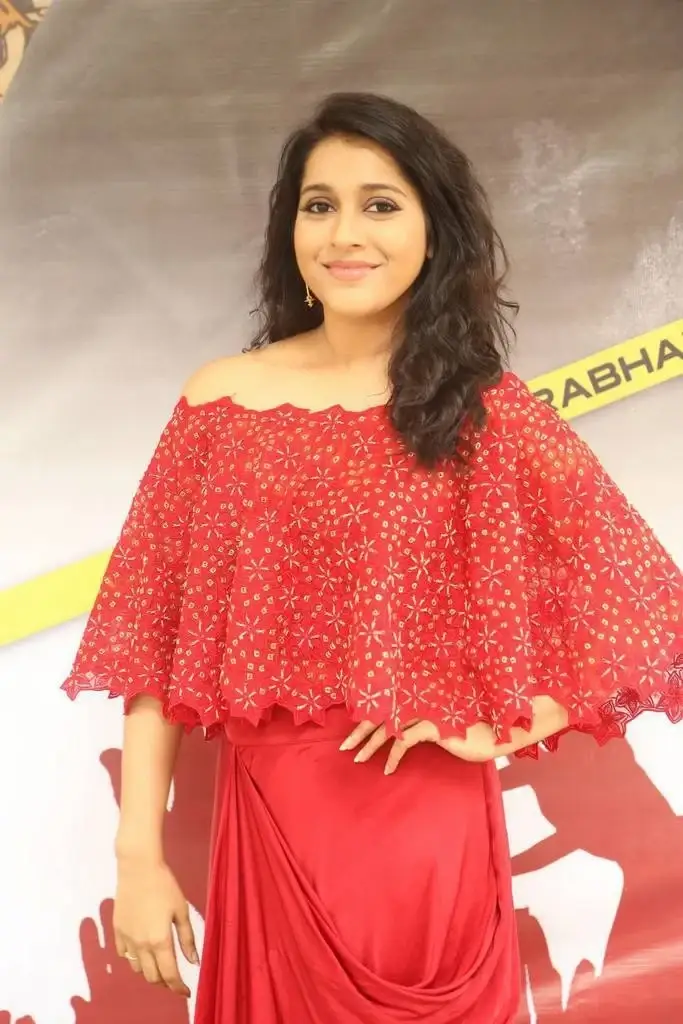 Indian Television Actress Rashmi Gautam Long hair Photos In Red Dress